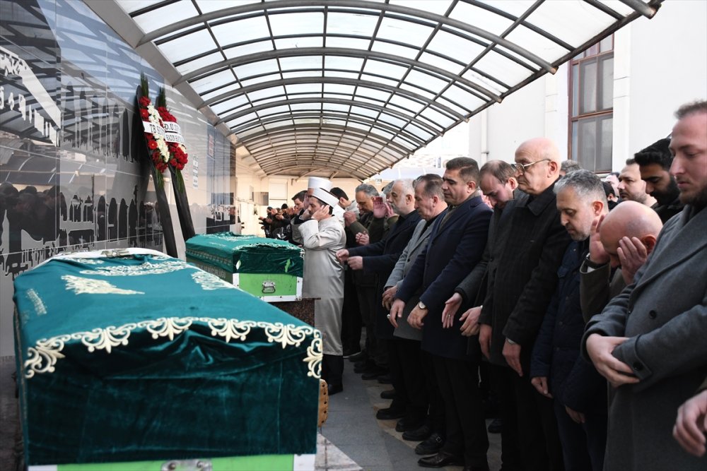 Trafik kazasında Sakarya'da vefat ettiler, Düzce'de defnedildiler.