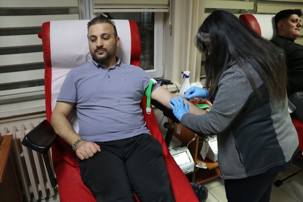 Kanser hastası çocuklar için Kayseri’deki öğretmenler kan bağışı yaptı