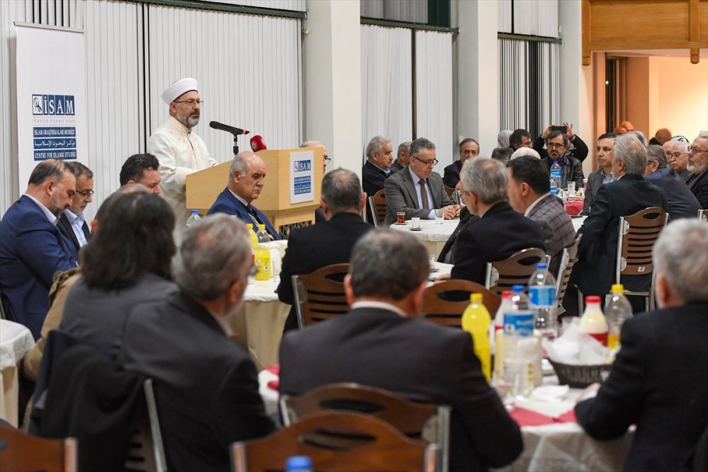 Diyanet İşleri Başkanı Erbaş, "Onlardan aldığımız dualarla bugün ayaktayız"