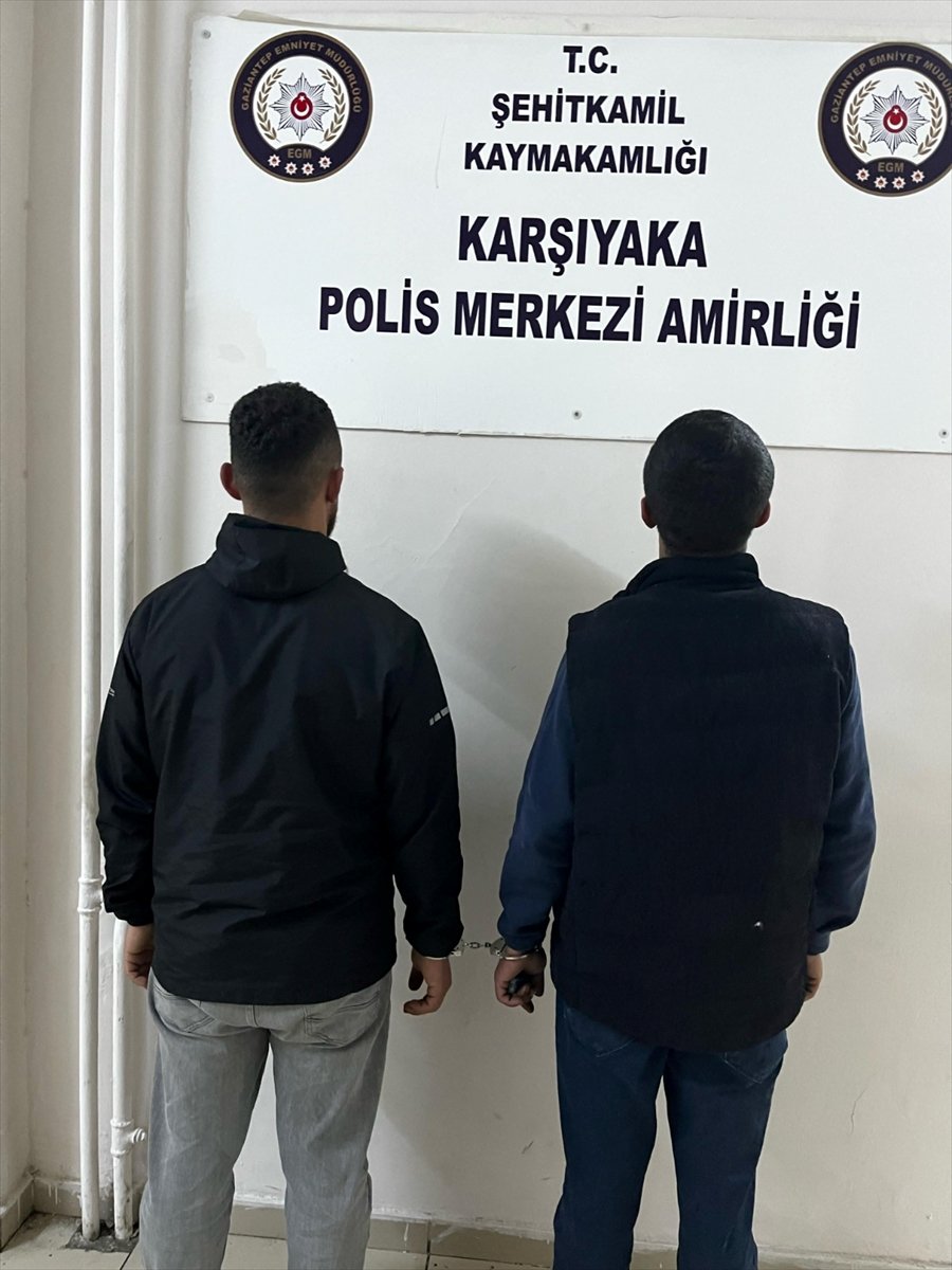 5 şüpheli kıskıvrak yakalandı. Silah kaçakçılığından aranıyorlardı