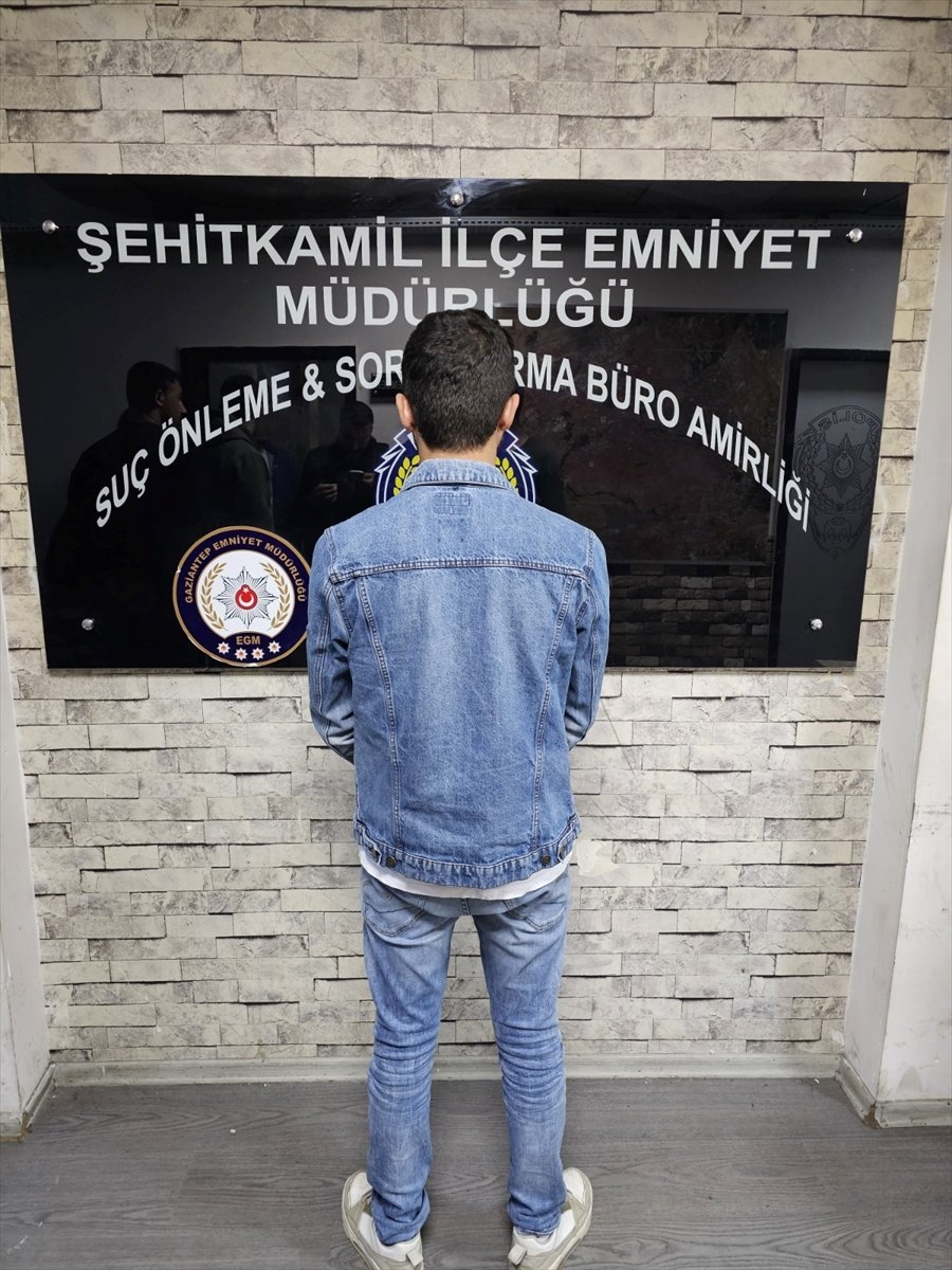 5 şüpheli kıskıvrak yakalandı. Silah kaçakçılığından aranıyorlardı