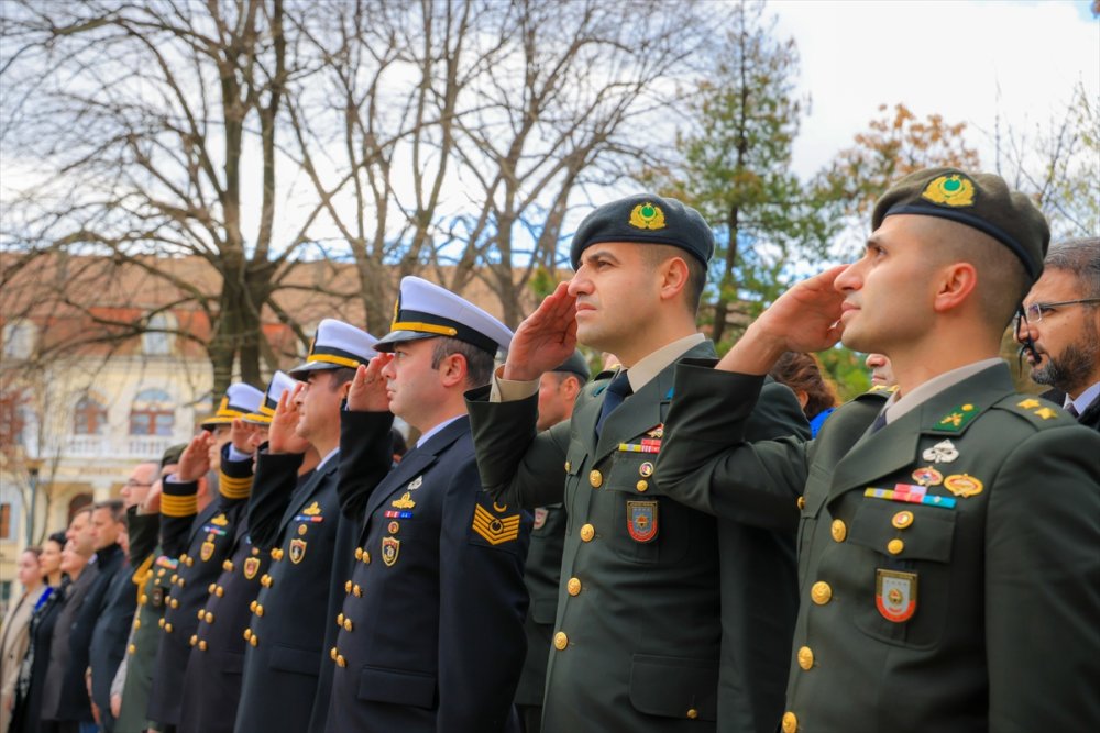 Arnavutluk'ta Çanakkale Deniz Zaferi'nin 110. yıl dönümü nedeniyle tören düzenlendi