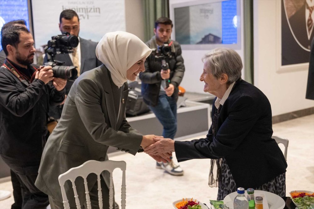 Geleneksel Darülaceze İftarı'nda yüzler gülüyordu: