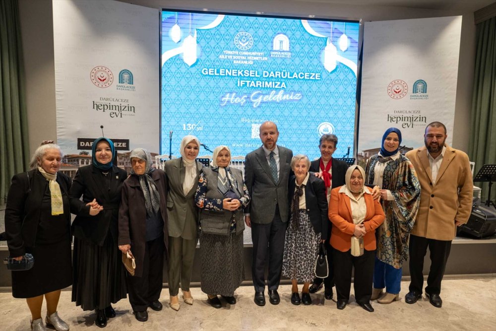 Geleneksel Darülaceze İftarı'nda yüzler gülüyordu: