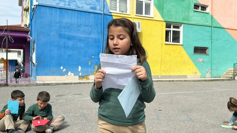 Çorum'da ilkokul öğrencileri birbirlerine dronla mektup gönderiyor