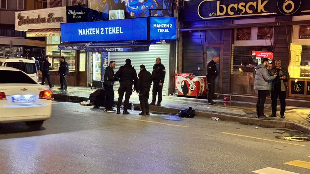 Gürültüden sebep Sakarya'da iki grup arasında çıkan kavgada 2 kişi yaralandı