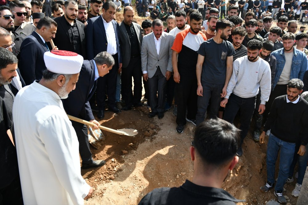 Ceylanpınar’da toprak kayması sonucu hayatını kaybeden 3 işçi defnedildi