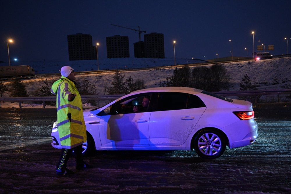 Kar nedeniyle kapanmıştı. Kayseri-Malatya ve Kayseri-Kahramanmaraş kara yolları yeniden ulaşıma açıldı