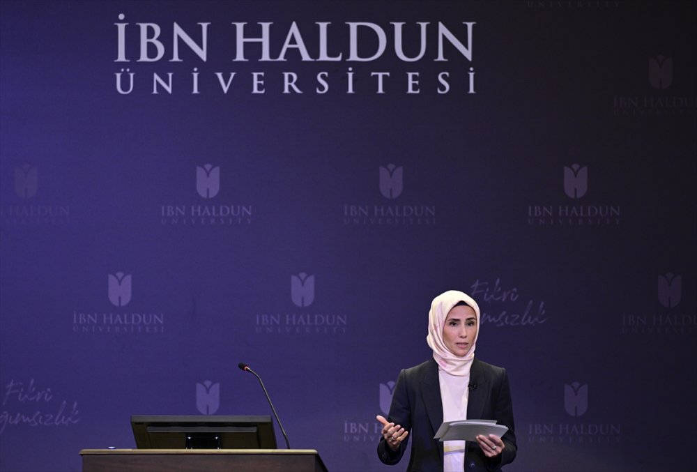 Sümeyye Erdoğan Bayraktar kadınların iş hayatındaki dini özgürlükleri panelinde konuştu