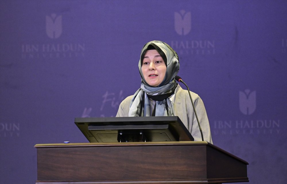 Sümeyye Erdoğan Bayraktar kadınların iş hayatındaki dini özgürlükleri panelinde konuştu