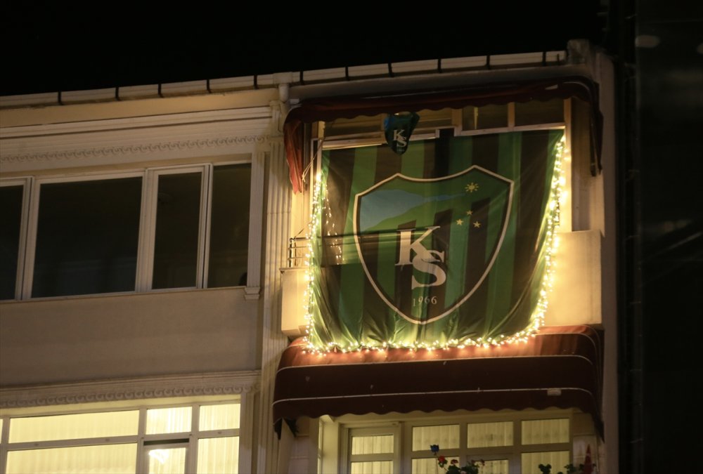Süper Lig'e yükselen Kocaelispor'da coşkulu şampiyonluk karşılanması