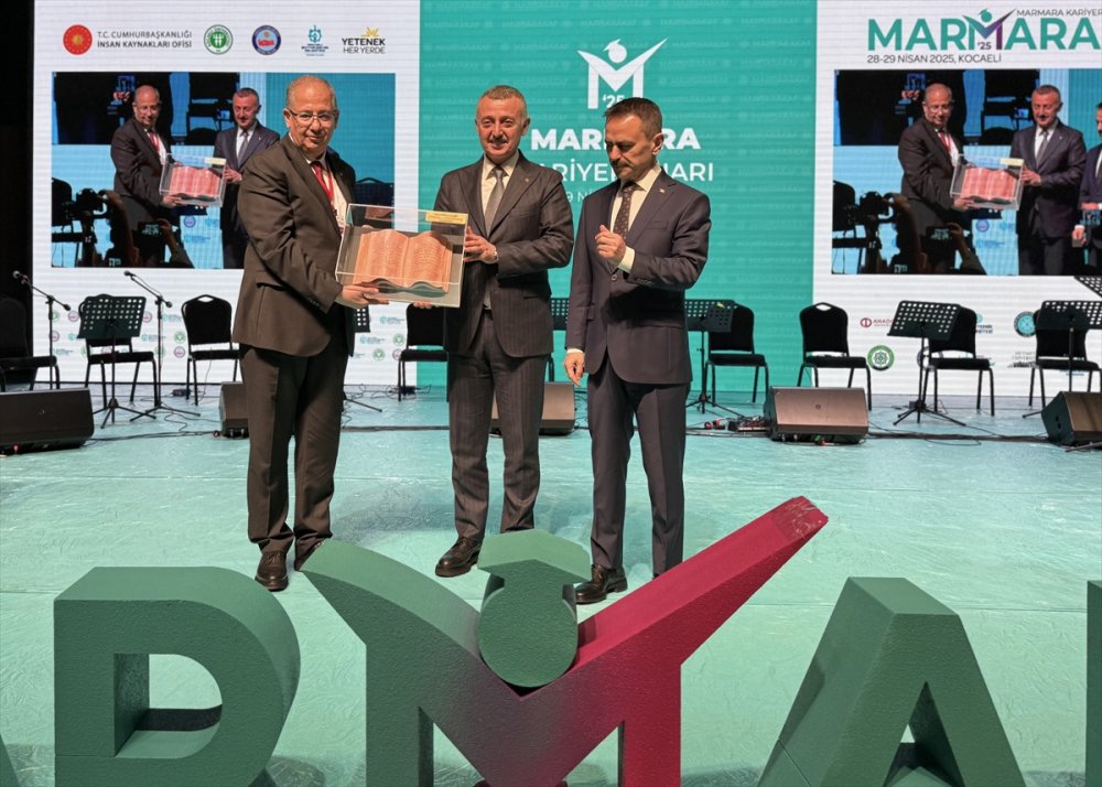 Kocaelili Gençler, Haydi Kariyer Fuarına. Marmara Kariyer Fuarı Kocaeli'de başladı