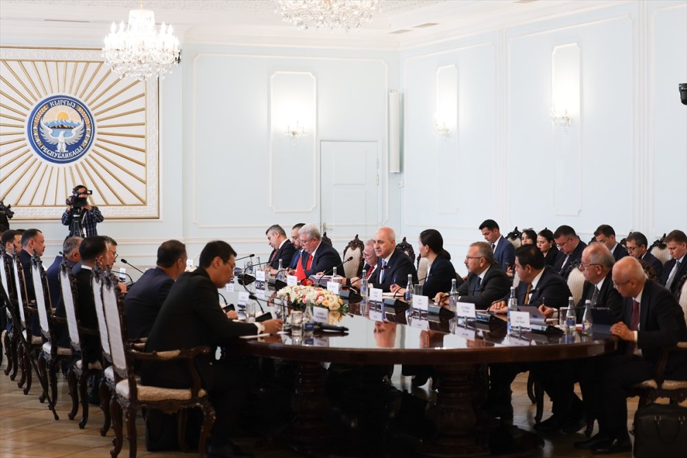 TBMM Başkanı Numan Kurtulmuş, Bişkek'te mevkidaşı Kırgızistan Meclis Başkanı Turgunbek Uulu ile bir araya geldi: