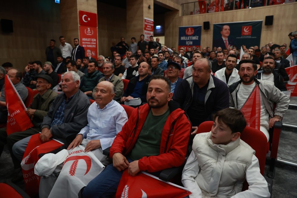 Yeniden Refah Partisi Genel Başkanı Erbakan, Niğde'de “Önce Millet” dedi