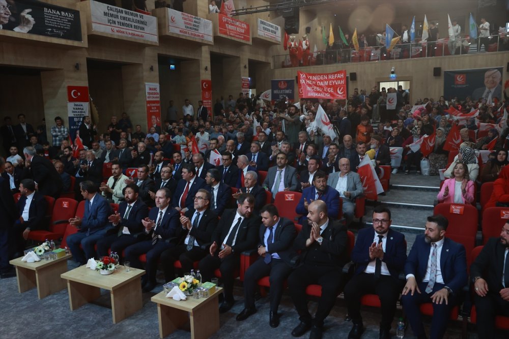 Yeniden Refah Partisi Genel Başkanı Erbakan, Niğde'de “Önce Millet” dedi