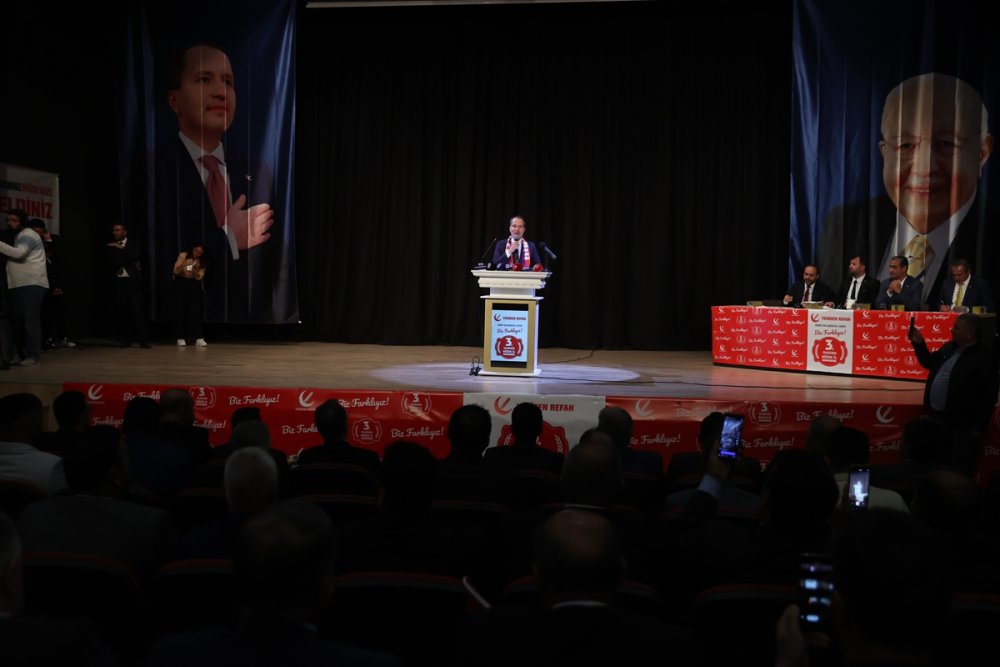 Yeniden Refah Partisi Genel Başkanı Erbakan, Niğde'de “Önce Millet” dedi