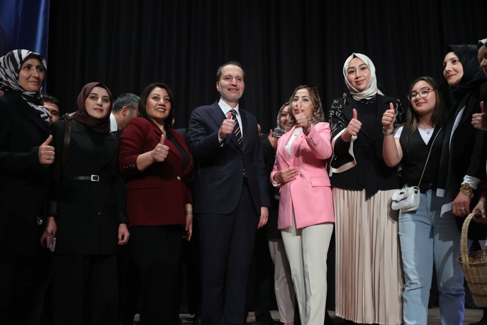 Yeniden Refah Partisi Genel Başkanı Erbakan, Niğde'de “Önce Millet” dedi