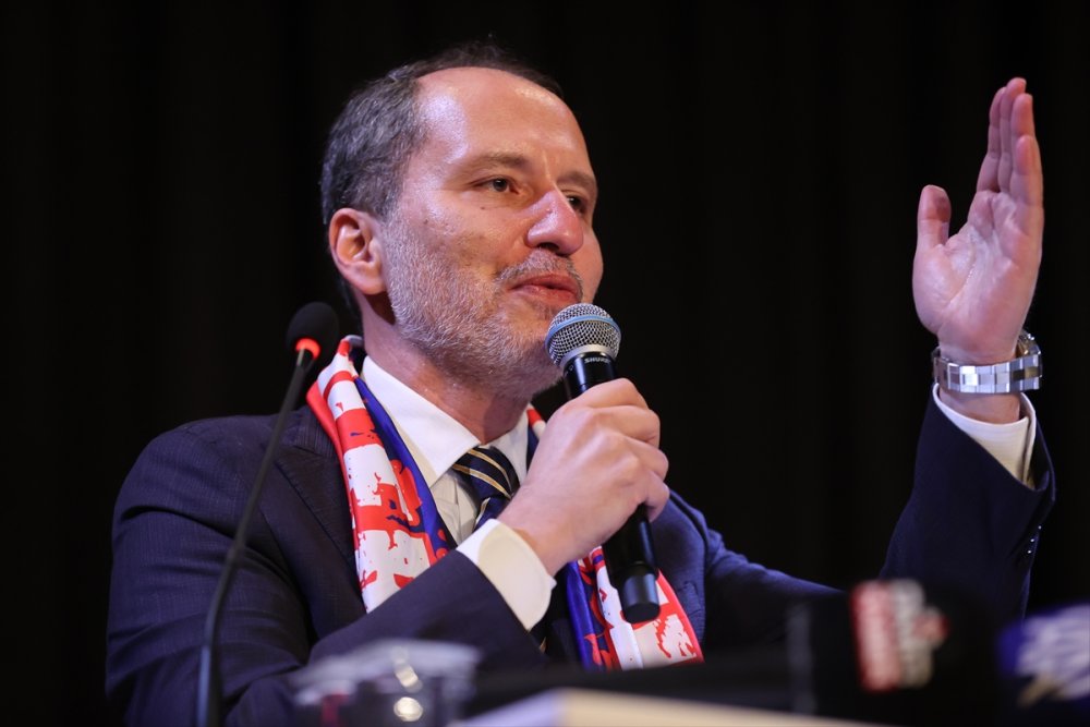 Yeniden Refah Partisi Genel Başkanı Erbakan, Niğde'de “Önce Millet” dedi