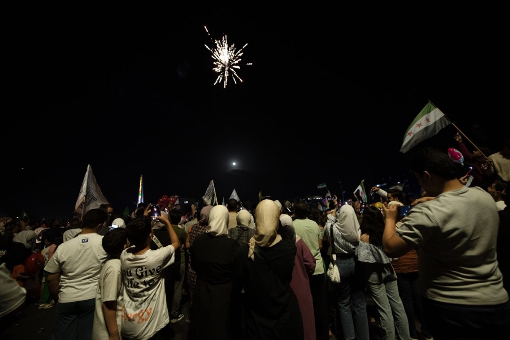 Trump'ın yaptırımların kaldırılması yönündeki açıklaması Suriye'de sevinçle karşılandı
