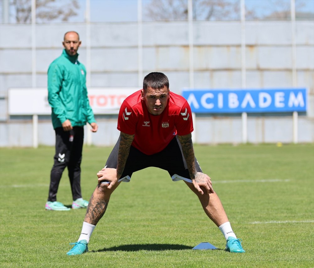 Kümede kalma mücadelesi veren Sivasspor, Samsunspor maçının hazırlıklarına devam etti