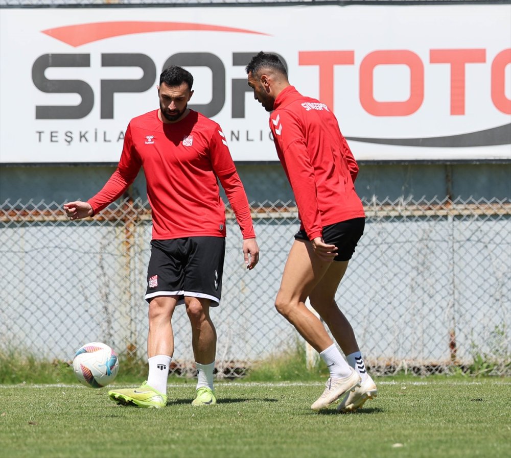 Kümede kalma mücadelesi veren Sivasspor, Samsunspor maçının hazırlıklarına devam etti