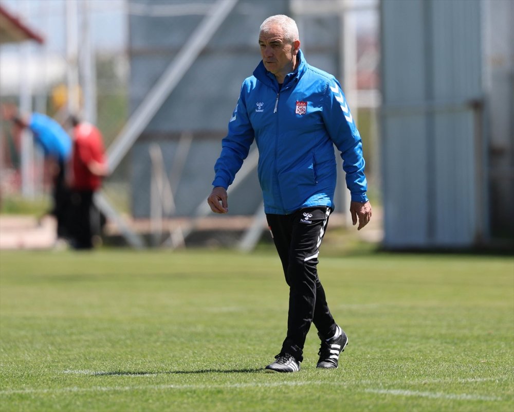 Kümede kalma mücadelesi veren Sivasspor, Samsunspor maçının hazırlıklarına devam etti