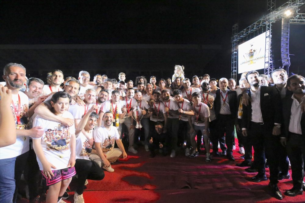 Muşspor 2. Lig'e yükseldi. Şampiyonluk kentte coşkuyla kutlandı