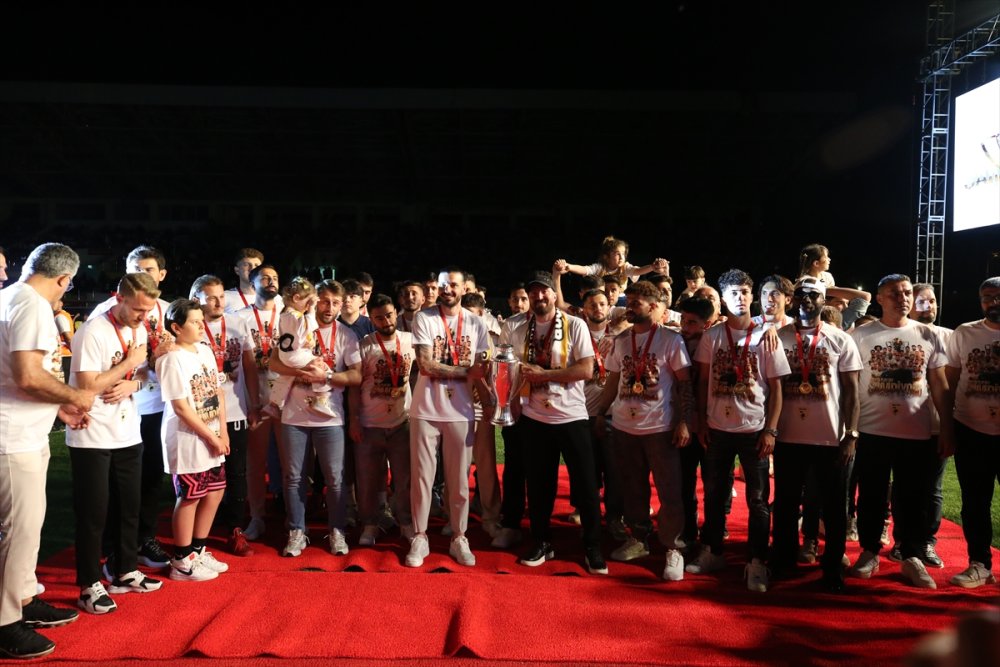 Muşspor 2. Lig'e yükseldi. Şampiyonluk kentte coşkuyla kutlandı