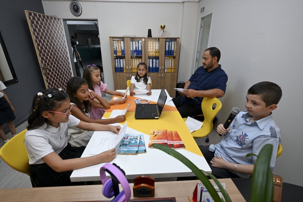 Ankara’daki Küçük radyocular, güncel dünyanın okuldaki sesi oldu