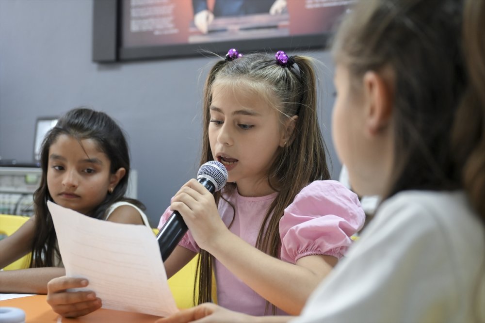 Ankara’daki Küçük radyocular, güncel dünyanın okuldaki sesi oldu