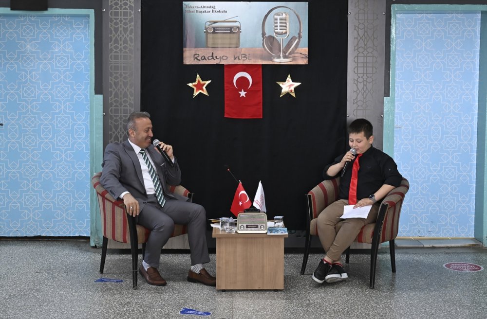 Ankara’daki Küçük radyocular, güncel dünyanın okuldaki sesi oldu