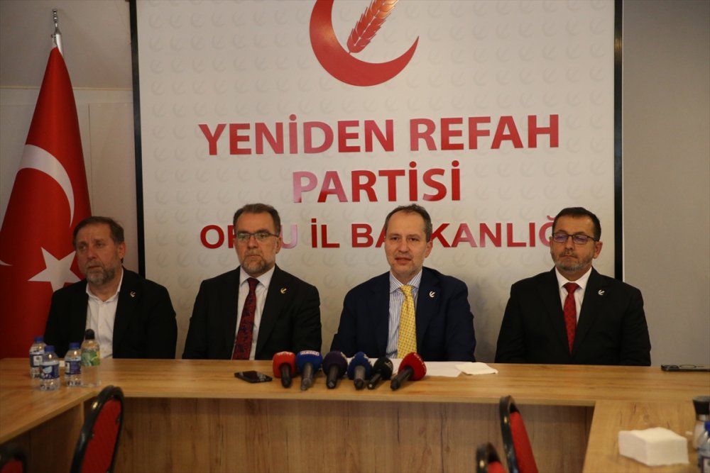 Yeniden Refah Partisi Genel Başkanı Erbakan, partisinin Giresun İl Kongresi'ne katıldı