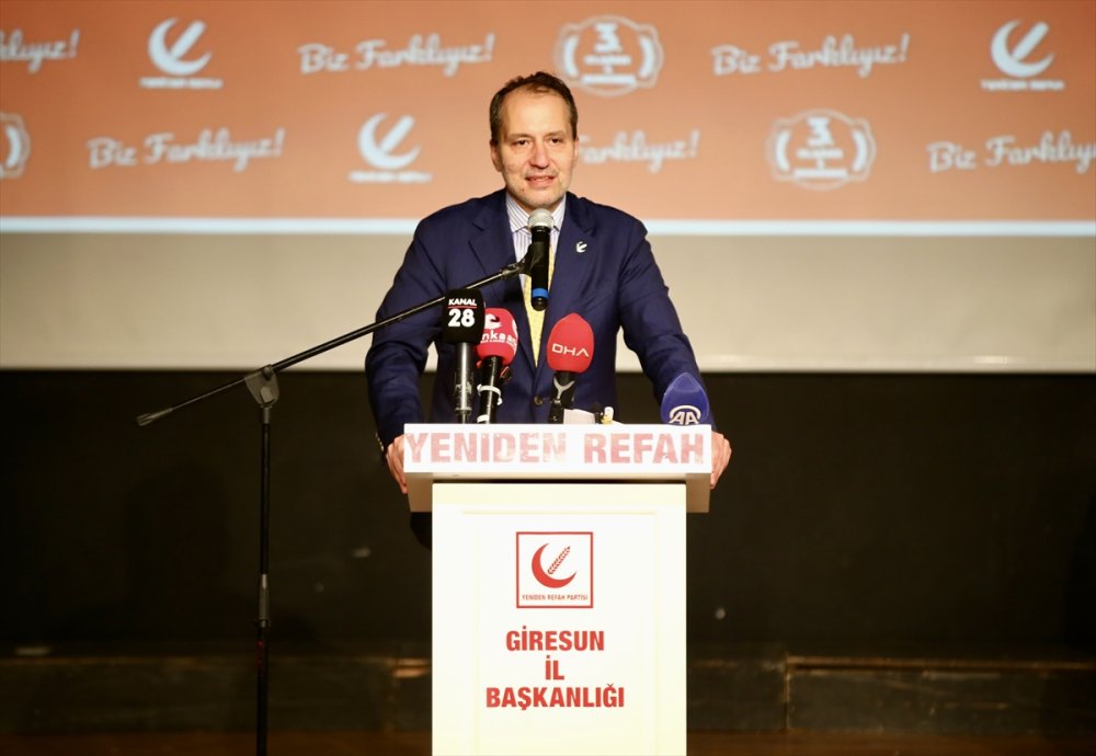 Yeniden Refah Partisi Genel Başkanı Erbakan, partisinin Giresun İl Kongresi'ne katıldı