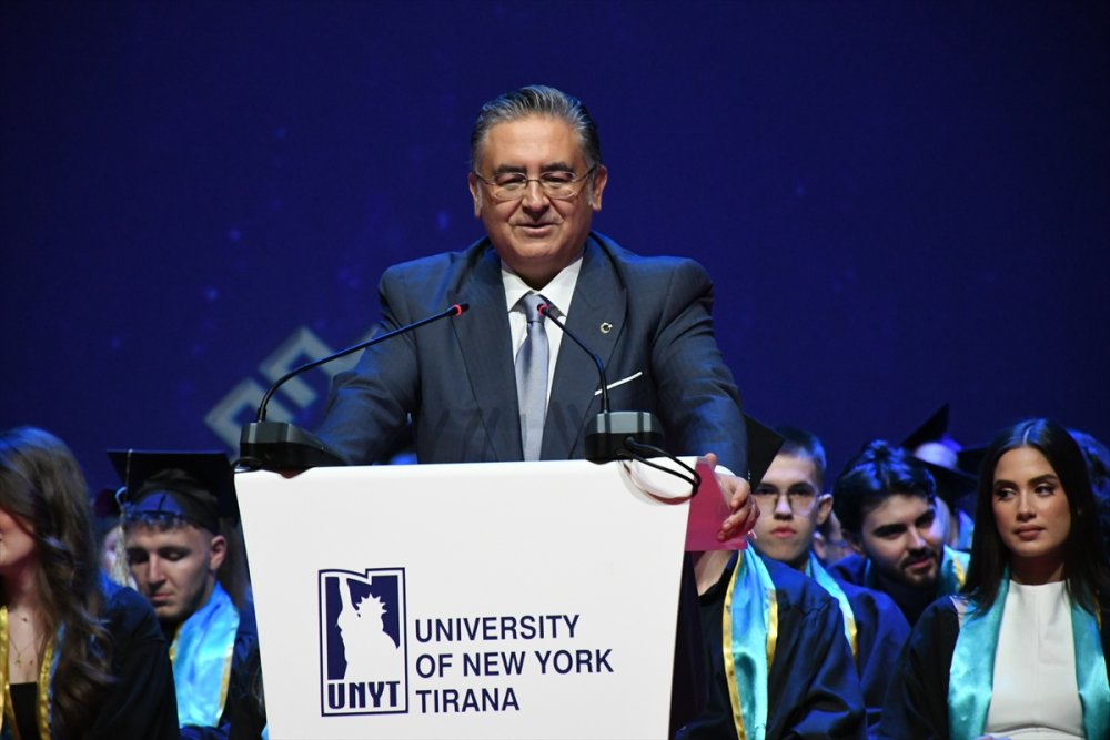 TMV’a bağlı Tiran New York Üniversitesinde mezuniyet töreni düzenlendi