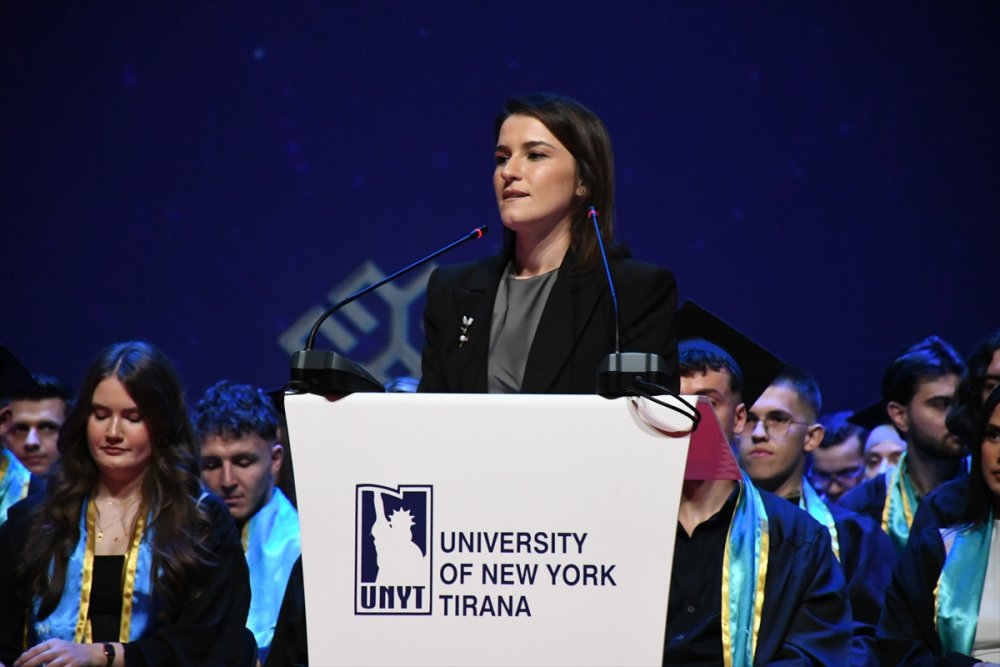 TMV’a bağlı Tiran New York Üniversitesinde mezuniyet töreni düzenlendi