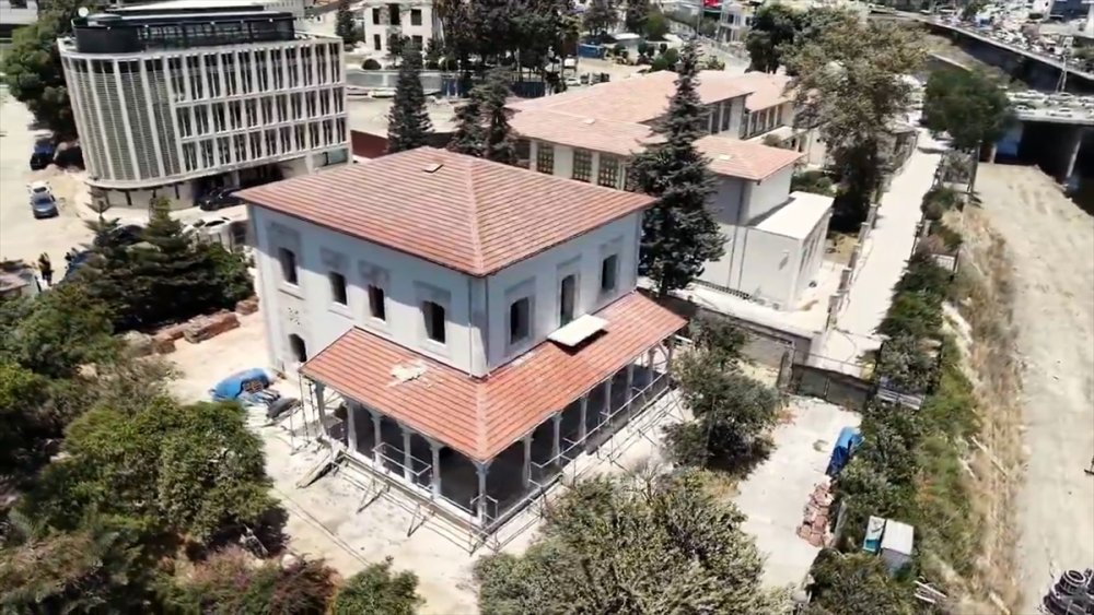 Hatay Valisi Mustafa Masatlı, restorasyonu süren tarihi valilik binası ve konutunda incelemelerde bulundu