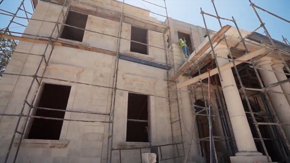 Hatay Valisi Mustafa Masatlı, restorasyonu süren tarihi valilik binası ve konutunda incelemelerde bulundu