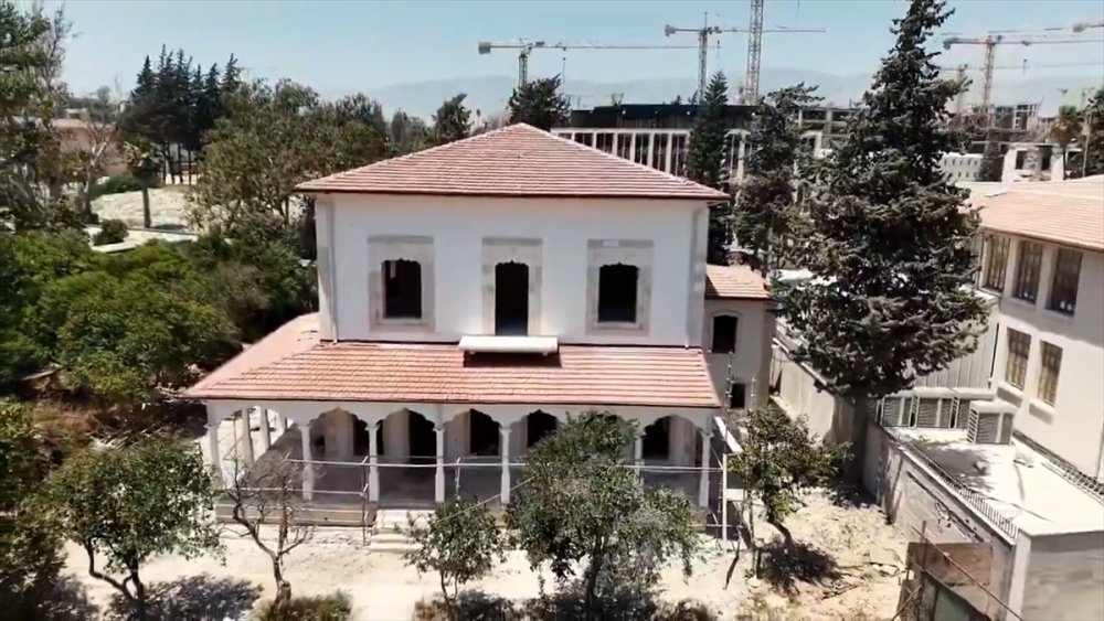 Hatay Valisi Mustafa Masatlı, restorasyonu süren tarihi valilik binası ve konutunda incelemelerde bulundu