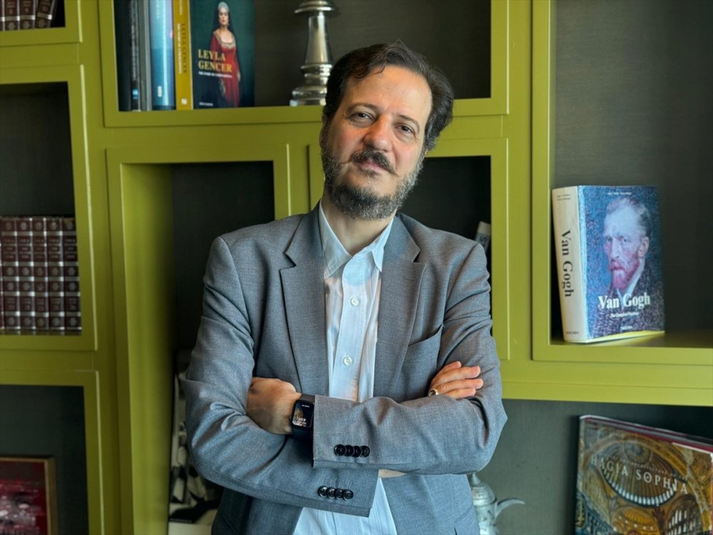 Boston’lu Mehmet Ali Sanlıkol, kendi tasarımı "Rönesans 17" enstrümanıyla yeni albümüne imza attı