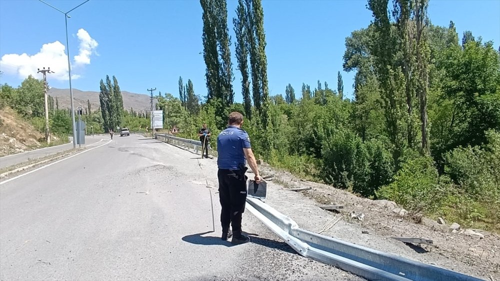 Erzurum İspir’de devrilen kamyonunun sürücüsü öldü