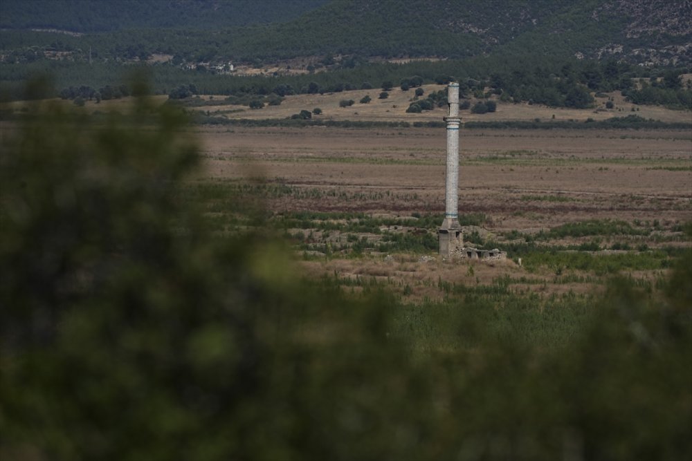 İzmir'in su ihtiyacını karşılayan Tahtalı Barajı'nda doluluk oranı yüzde 10,6'ya düştü