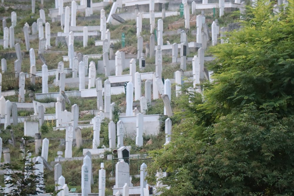Diyanet İşleri Başkanı Ali Erbaş, Bosna Hersek'te şehit olan Selami Yurdan'ın kabrini ziyaret etti