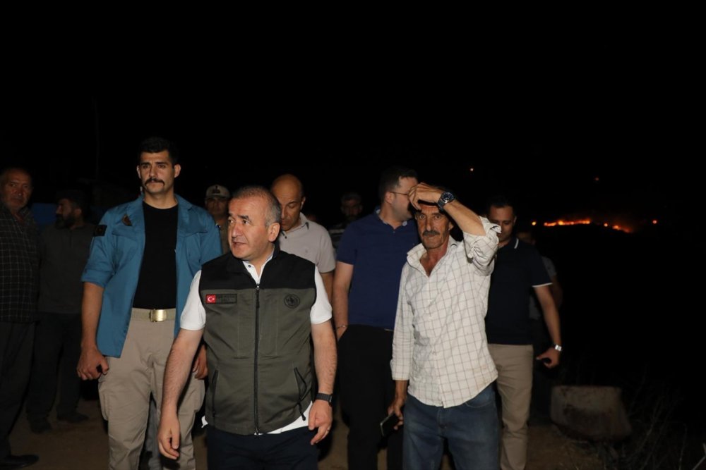 Elazığ Sivrice’de çıkan örtü yangını kontrol altına alındı