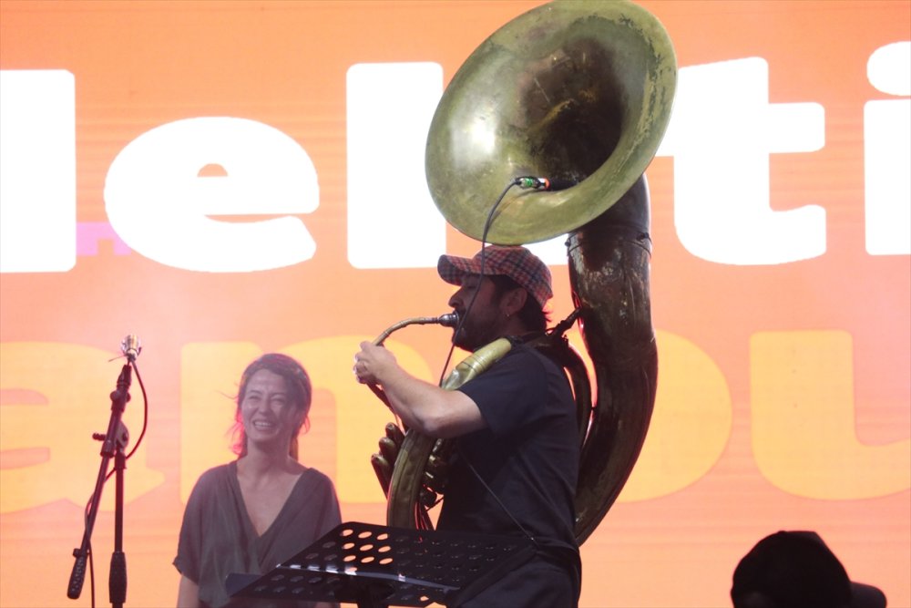 Samsun'da 35. Uluslararası Halk Oyunları Festivali devam ediyor