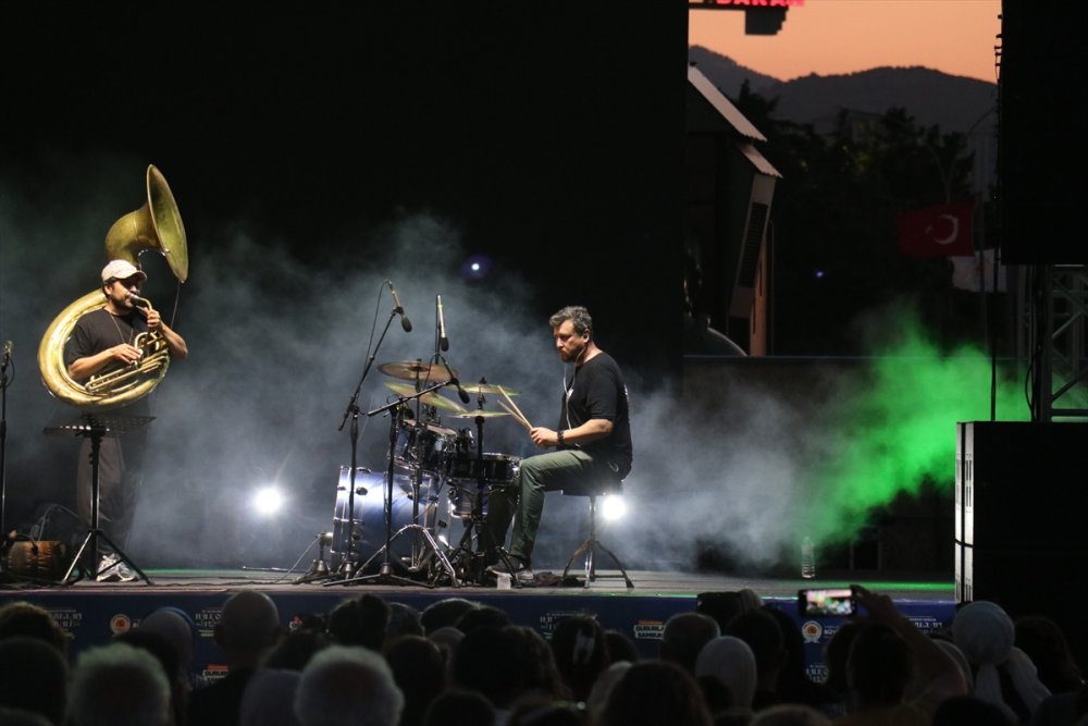 Samsun'da 35. Uluslararası Halk Oyunları Festivali devam ediyor