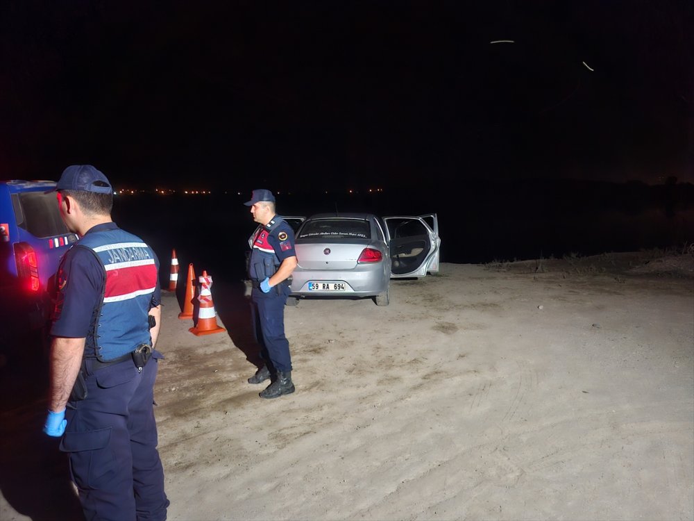 Tokat Erbaa’da iki kuzenin kaybolmadan önce bindiği otomobil Kelkit Çayı kenarında bulundu