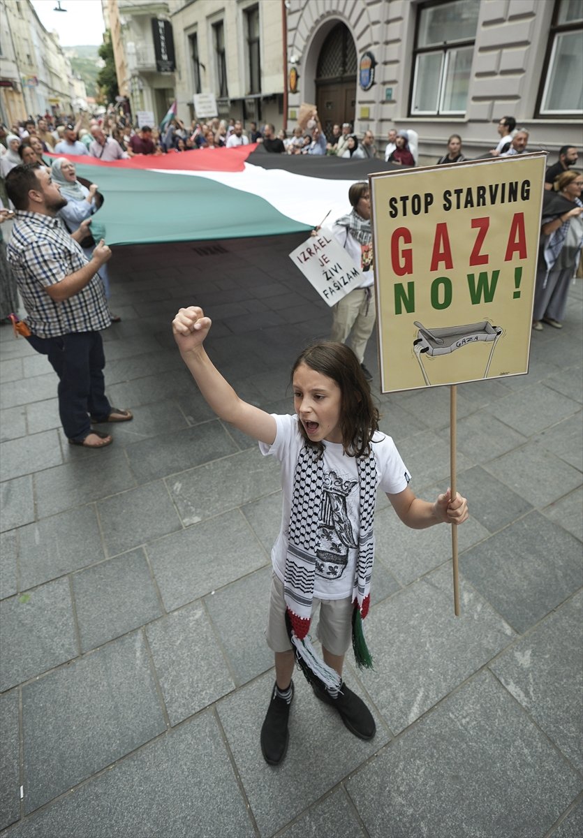 Bosna Hersek”in başkenti Saraybosna'da Gazze'deki insani duruma dikkati çekmek için yürüyüş düzenlendi