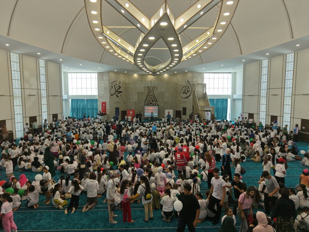Hatay'da ortaokul öğrencileri "cami buluşması" etkinliğinde bir araya geldi
