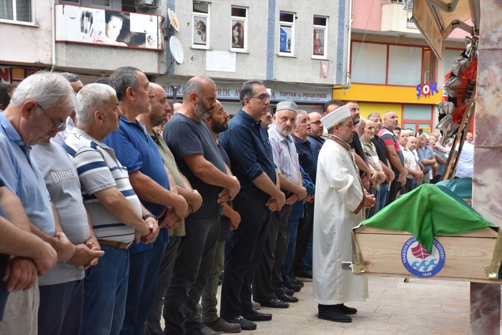 Sürmene’de fındık bahçesinde ölü bulunan çiftin cenazeleri defnedildi