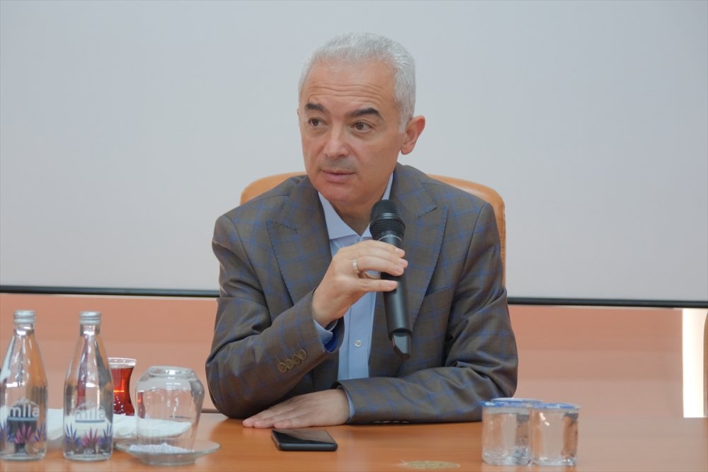 Kırklareli Valisi Turan, YKS'de Başarılı Olan Öğrencilerle Bir Araya Geldi